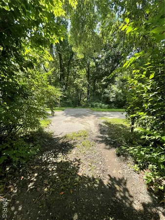 $600,000 | 221 Oaklawn Road, Glen Carbon, IL 62034