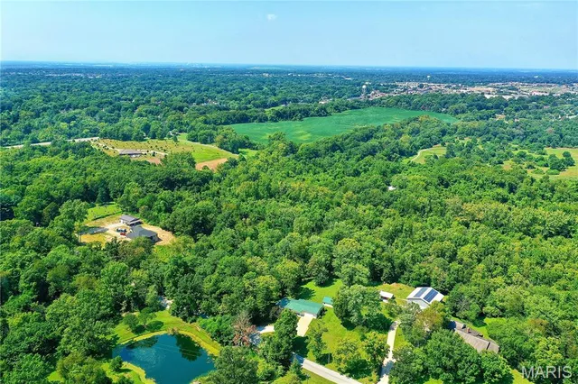 $647,500 | 221 Oaklawn Road, Glen Carbon, IL 62034