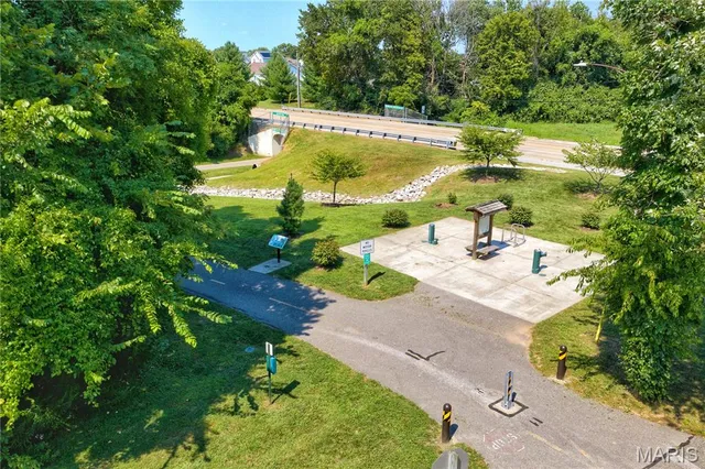 $647,500 | 221 Oaklawn Road, Glen Carbon, IL 62034