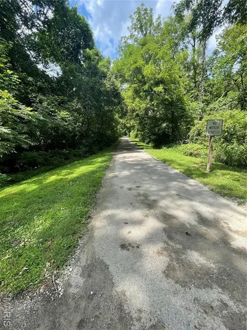 $647,500 | 221 Oaklawn Road, Glen Carbon, IL 62034