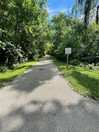$600,000 | 221 Oaklawn Road, Glen Carbon, IL 62034