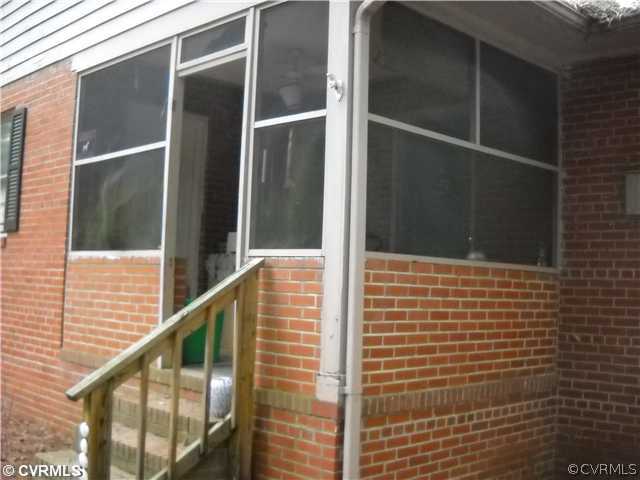 Porch - Screen in porch, perfect for spring and fa