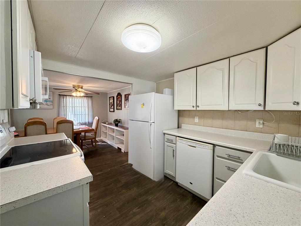 10399 67th Avenue North, Unit 4 St. Petersburg, FL 33708 - Photo 4 of 19