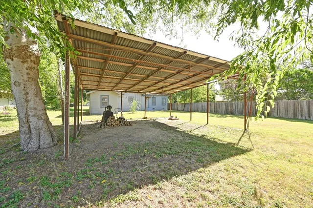 $172,000 | 513 San Marcos Highway, Luling, TX 78648
