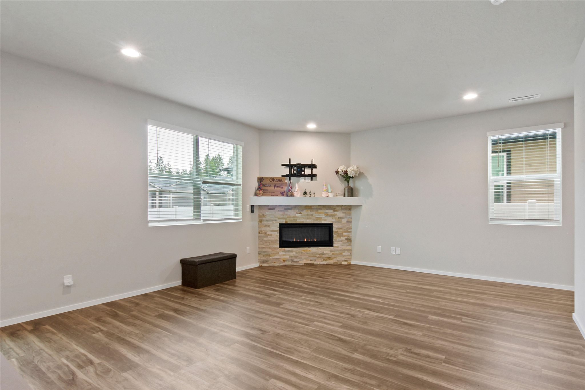 1119 East Silver Pine Road Colbert, WA 99005 - Photo 6 of 21 Gallery Image 6