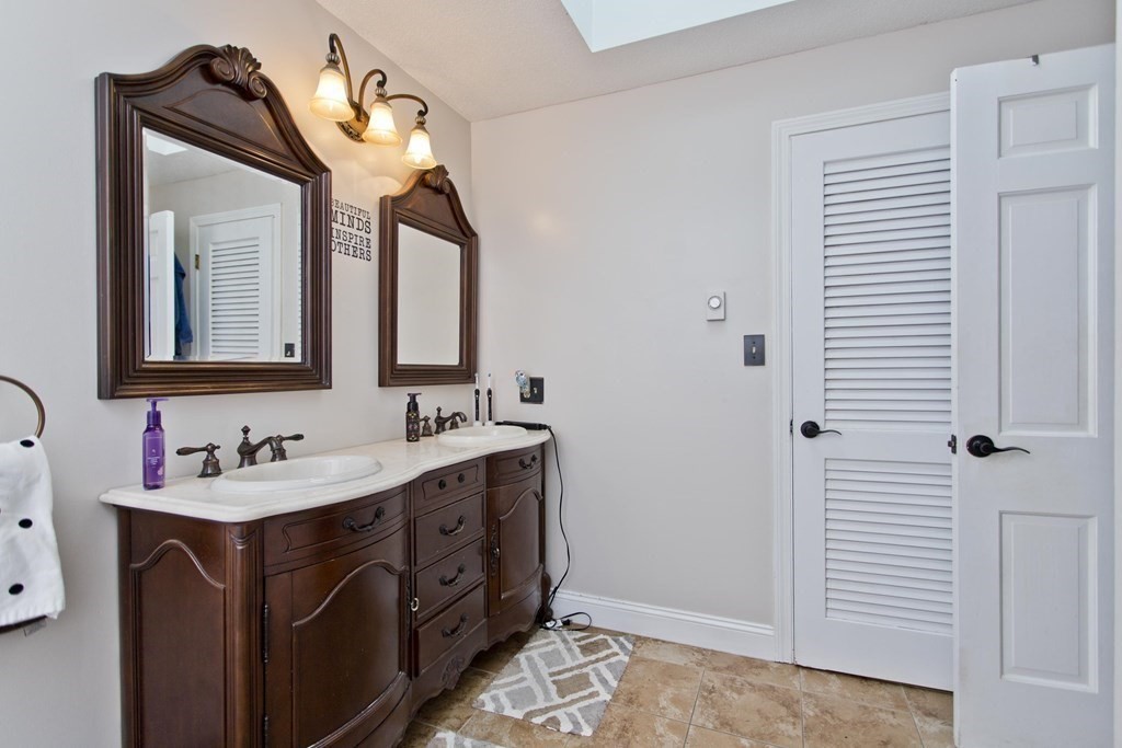 206 Bridle Path Road Chicopee, MA 01013 - Photo 21 of 37 Gallery Image 21