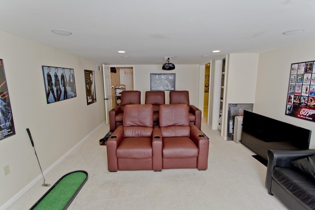 206 Bridle Path Road Chicopee, MA 01013 - Photo 28 of 37 Gallery Image 28