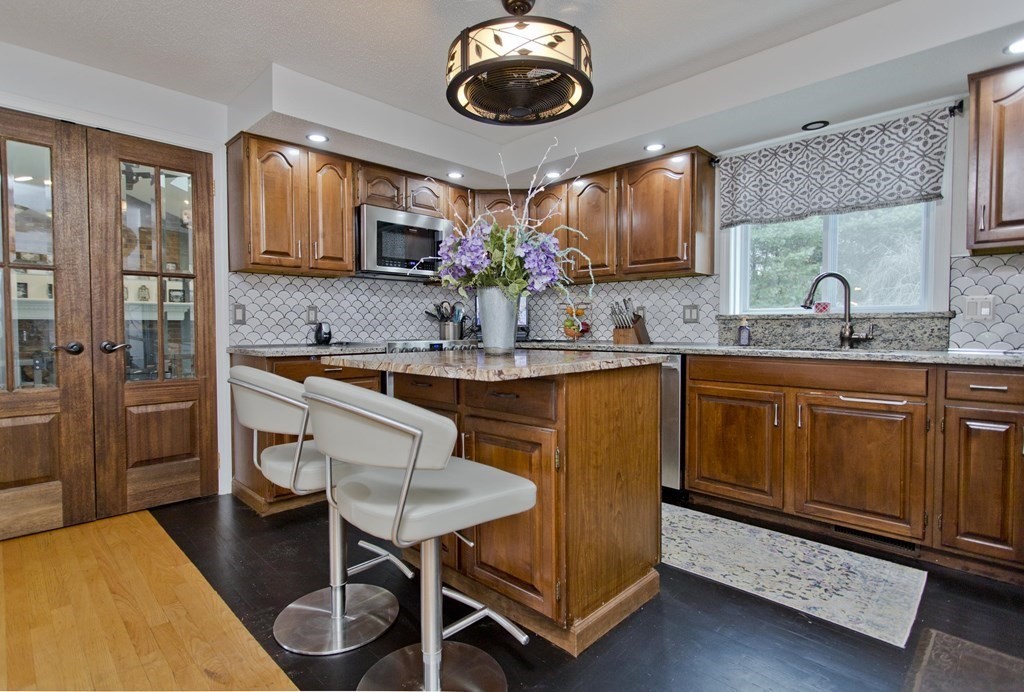 206 Bridle Path Road Chicopee, MA 01013 - Photo 3 of 37 Gallery Image 3