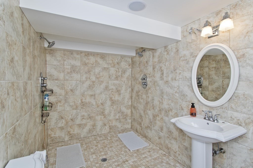 206 Bridle Path Road Chicopee, MA 01013 - Photo 33 of 37 Gallery Image 33