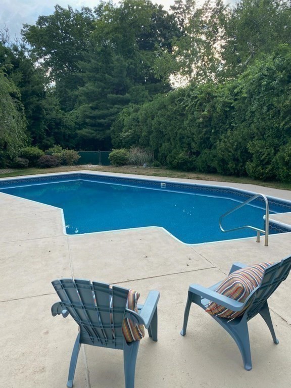 206 Bridle Path Road Chicopee, MA 01013 - Photo 34 of 37 Gallery Image 34