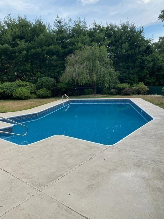 206 Bridle Path Road Chicopee, MA 01013 - Photo 35 of 37 Gallery Image 35