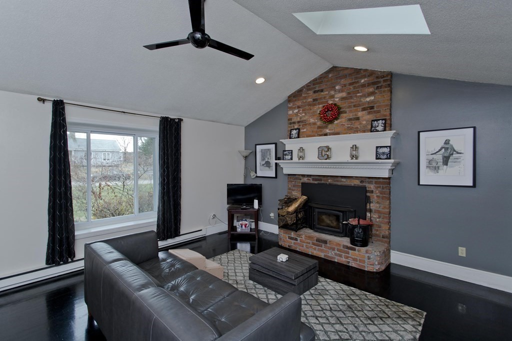 206 Bridle Path Road Chicopee, MA 01013 - Photo 9 of 37 Gallery Image 9