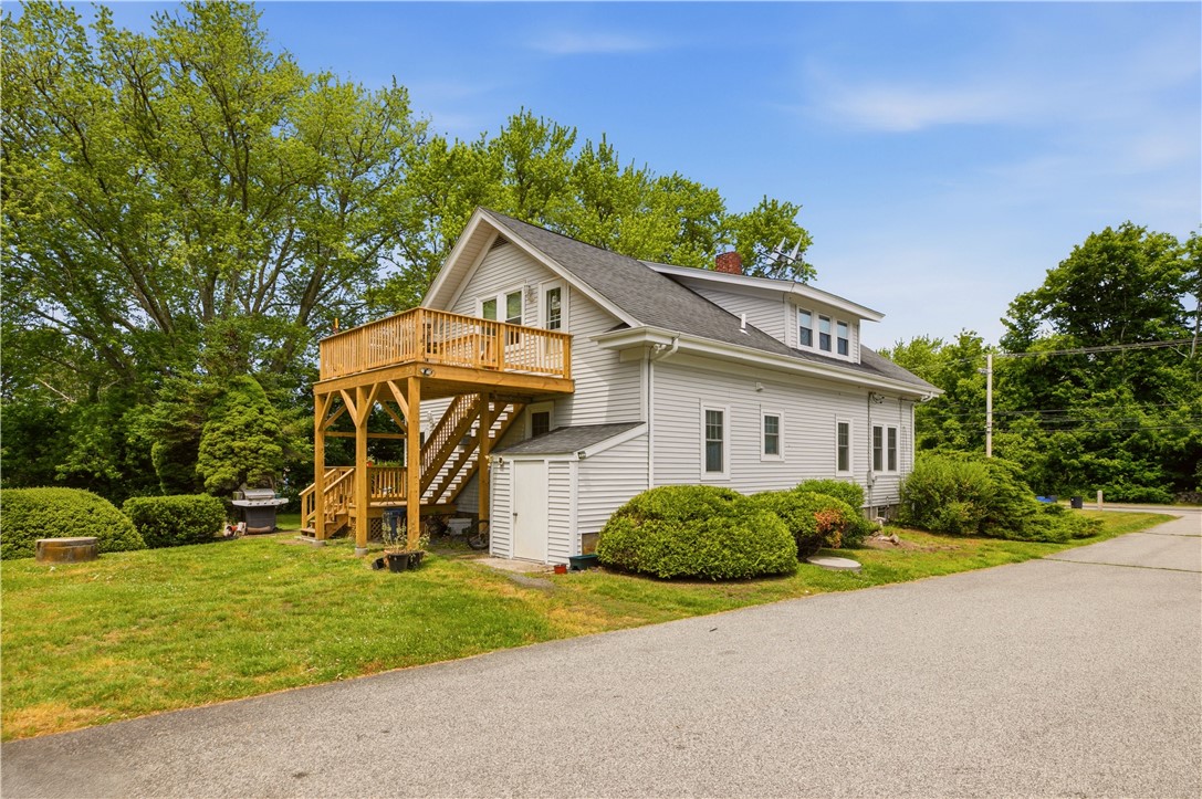 21 E Road Tiverton, RI 02878 - Photo 6 of 39