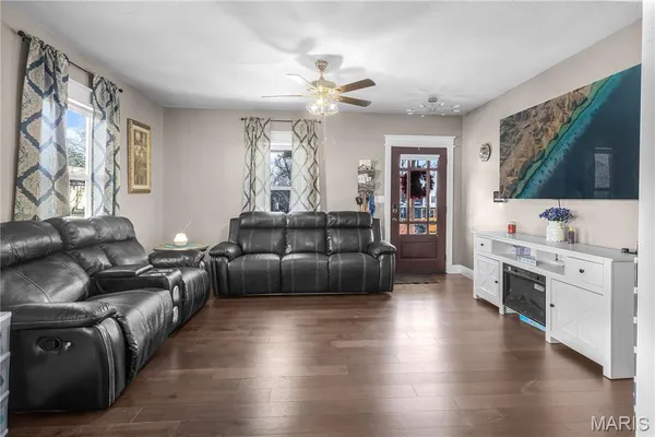 $199,900 | 412 East Kathleen Street, Sikeston, MO 63801