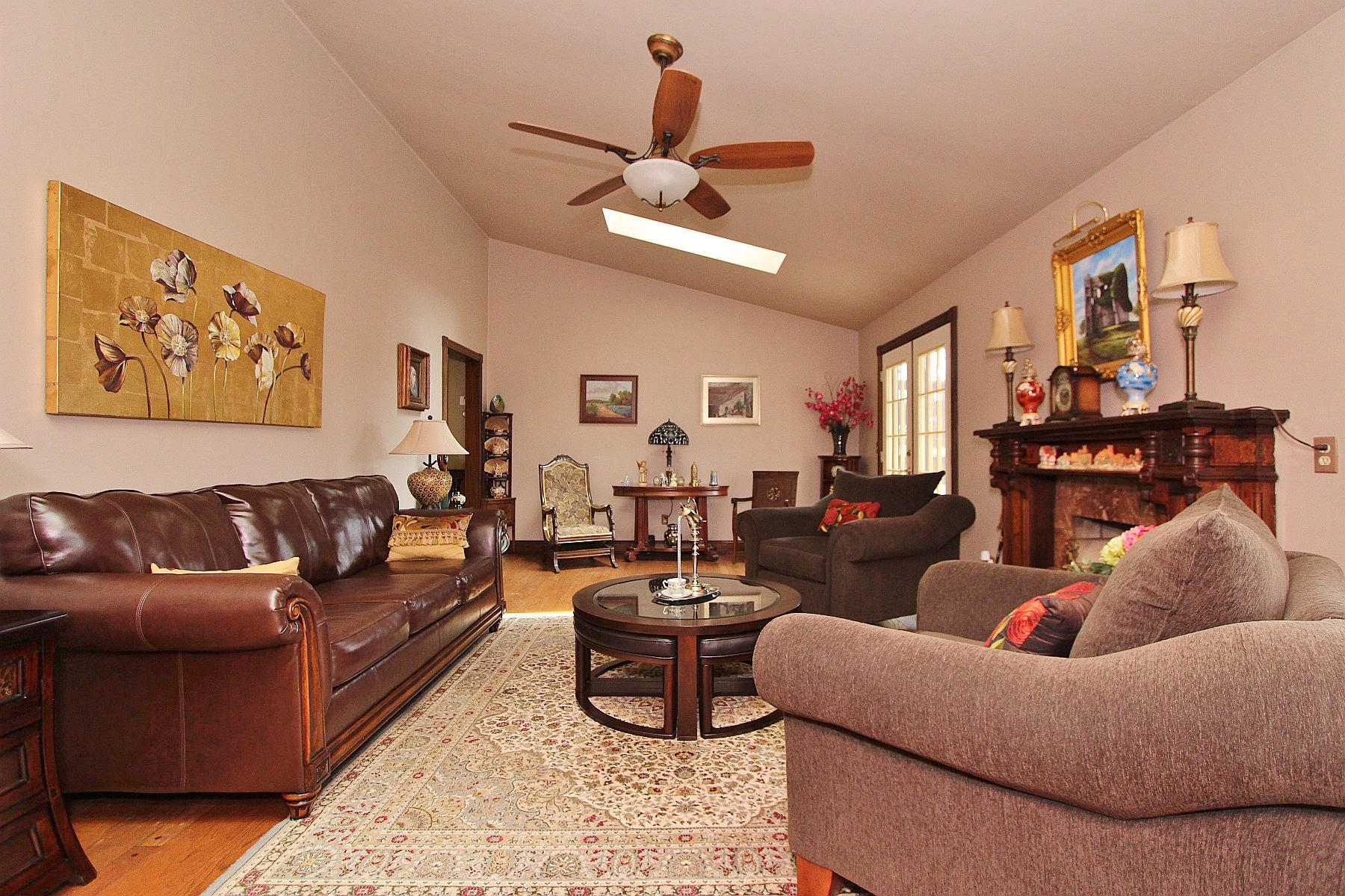 1282 Sunny Ridge Road Northeast Floyd, VA 24091 - Photo 13 of 53 a living room with furniture