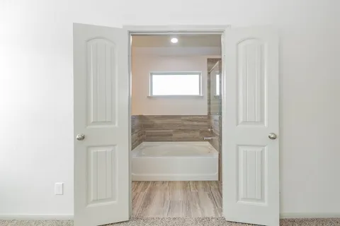 $299,888 | 6447 Escondido Drive, Rosharon, TX 77583