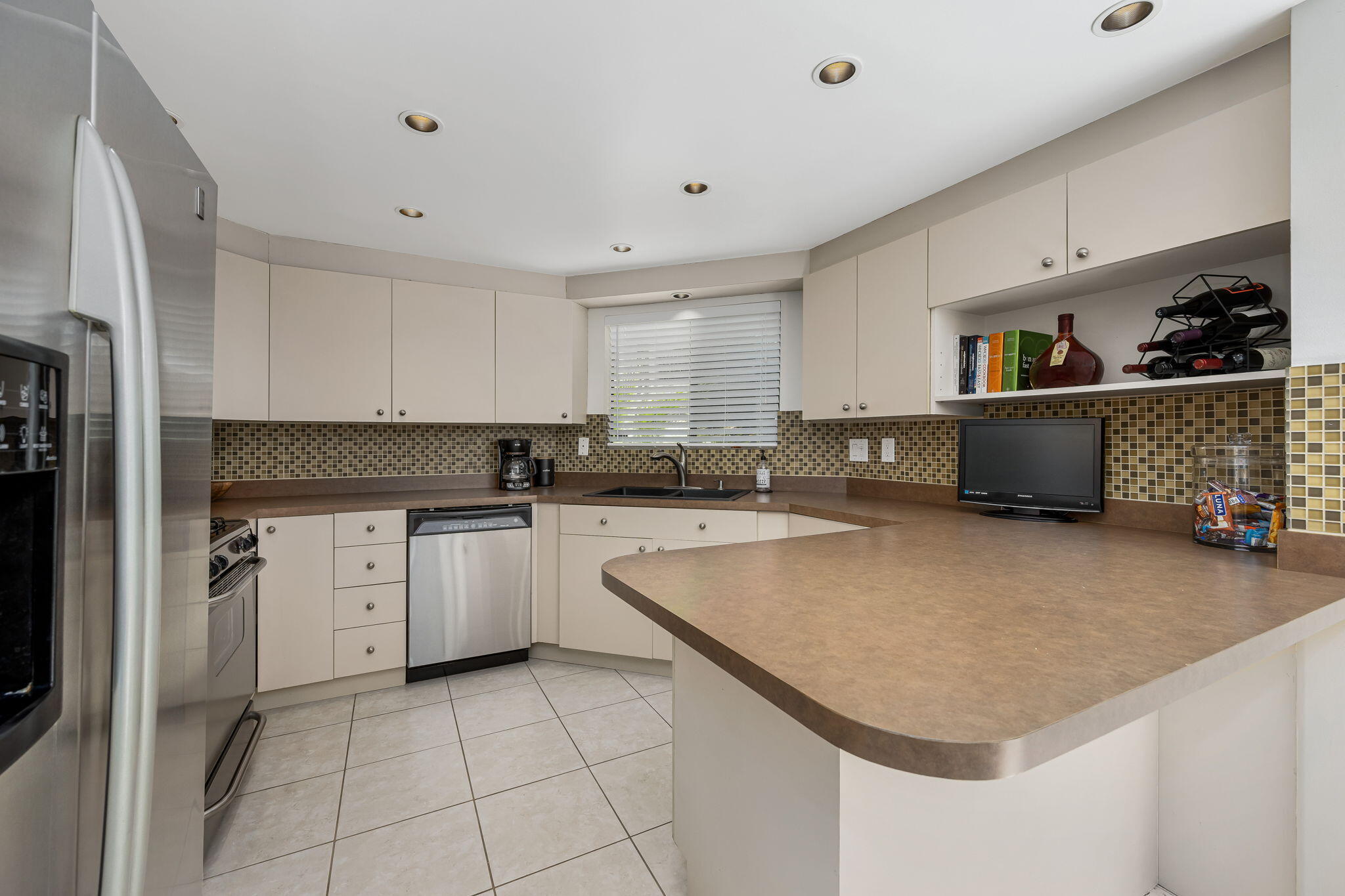 3155 Ramon Road, Unit 801 Palm Springs, CA 92264 - Photo 7 of 19 10-web-or-mls-NC801Ramon0421_010