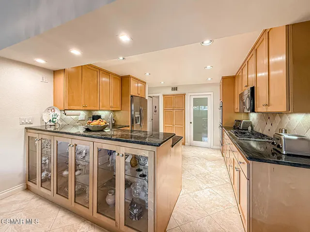 $995,000 | 173 Pebble Beach Drive, Newbury Park, CA 91320
