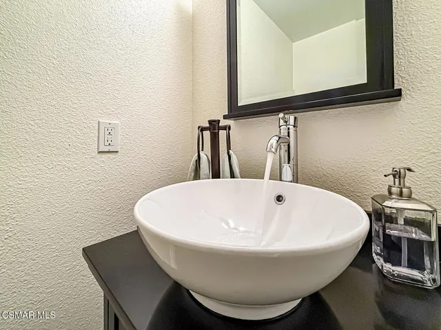 $995,000 | 173 Pebble Beach Drive, Newbury Park, CA 91320