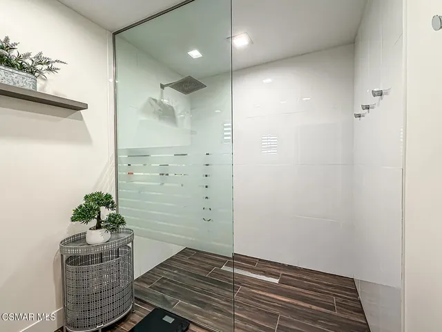 $995,000 | 173 Pebble Beach Drive, Newbury Park, CA 91320