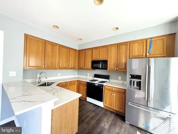 $3,450 | 6012 Ricketts Walk, Alexandria, VA 22312