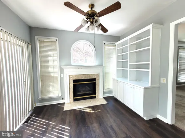 $3,450 | 6012 Ricketts Walk, Alexandria, VA 22312