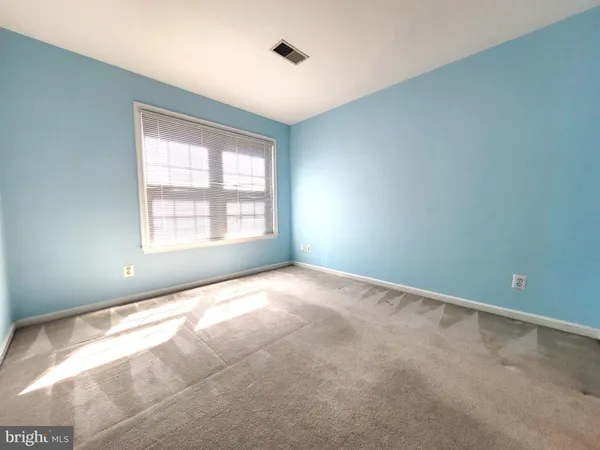 $3,450 | 6012 Ricketts Walk, Alexandria, VA 22312