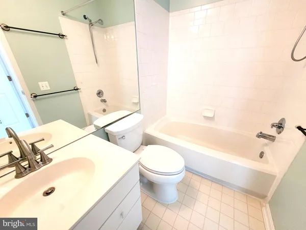 $3,450 | 6012 Ricketts Walk, Alexandria, VA 22312