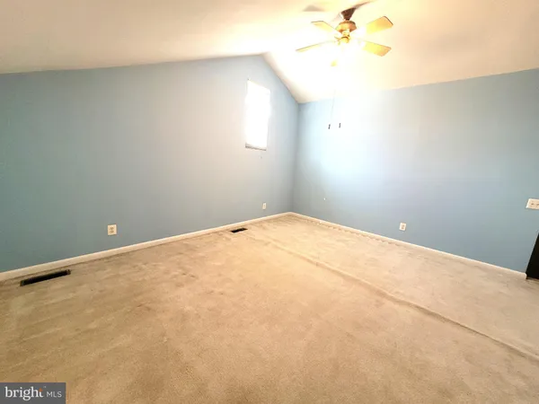 $3,450 | 6012 Ricketts Walk, Alexandria, VA 22312