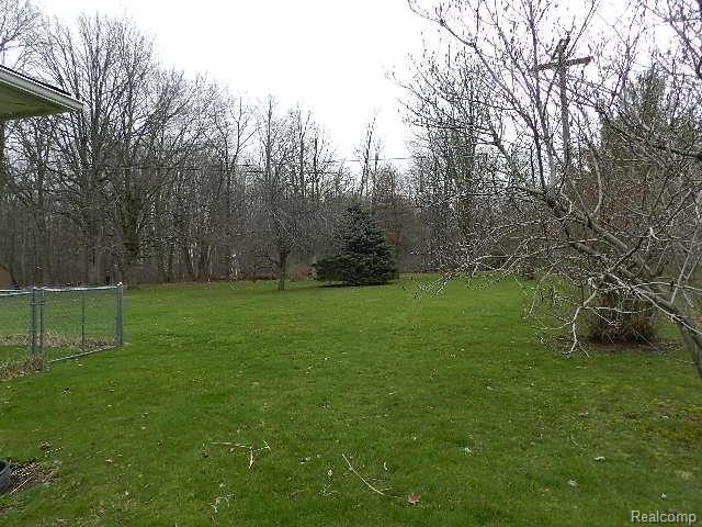 24935 Armada Ridge Road Armada, MI 48005 - Photo 3 of 30 DSCN5645.JPG