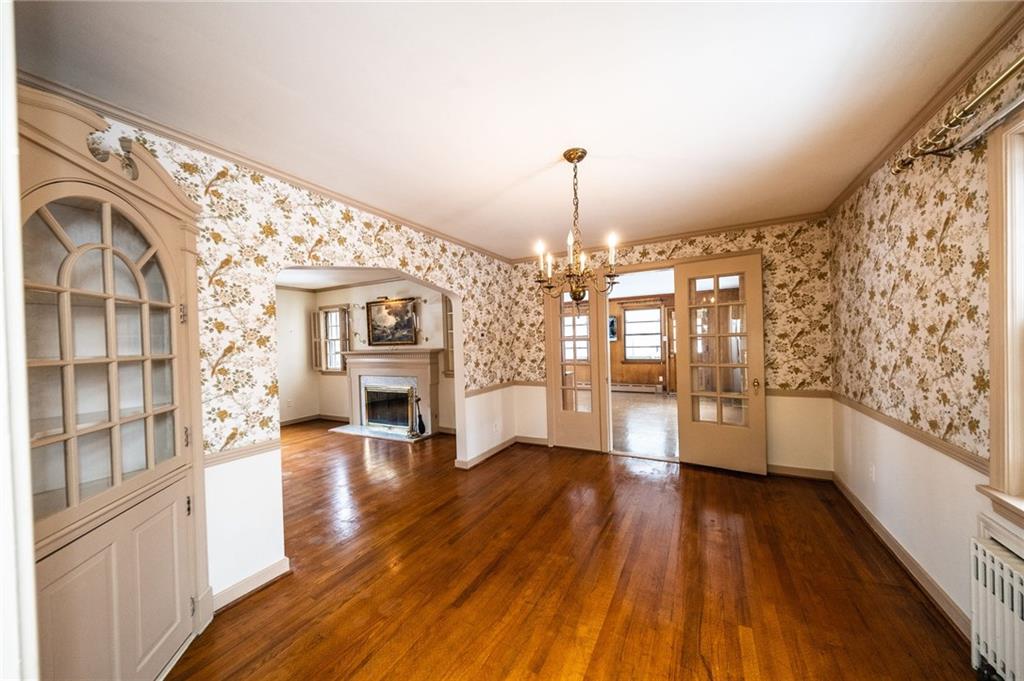 20 Clovelly Road Pittsburgh, PA 15202 - Photo 5 of 25 Dining Room - stunning hardwoods, built in and french doors to family room
