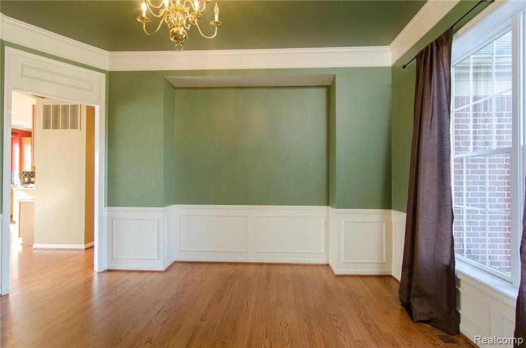 620 Bliss Drive Rochester Hills, MI 48307 - Photo 6 of 38