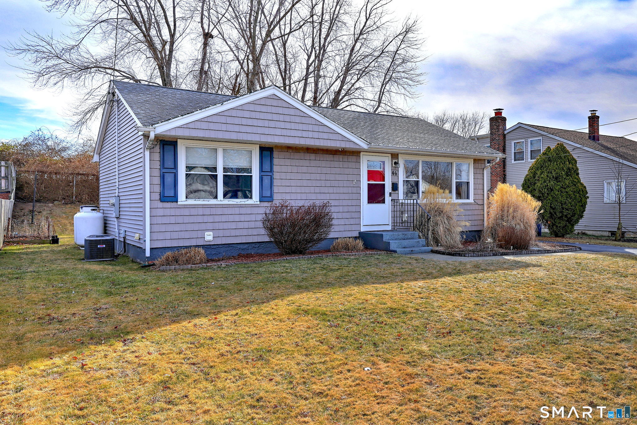 46 Aircraft Road West Haven, CT 06516 - Photo 3 of 39