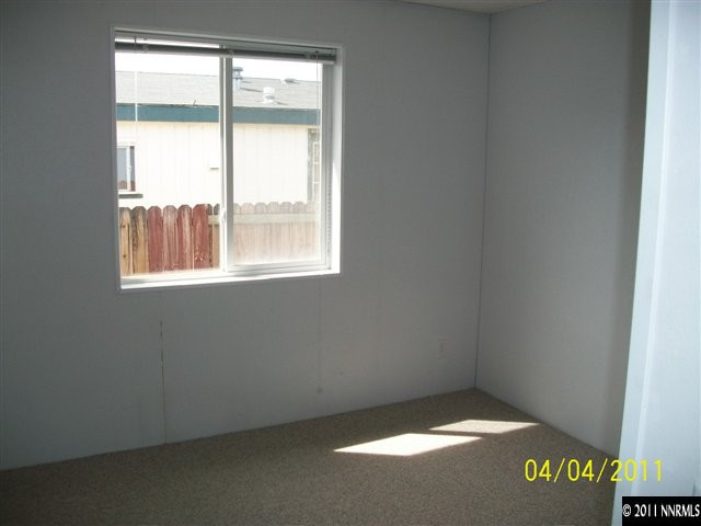 1085 Chisholm Trail Reno, NV 89506 - Photo 9 of 13 an empty room with a window