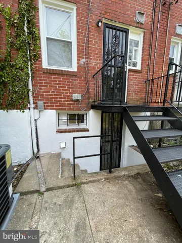 $1,895 | 2830 Edgecombe Circle South, Baltimore, MD 21215