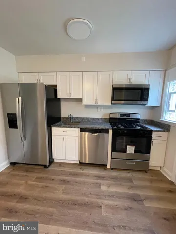 $1,895 | 2830 Edgecombe Circle South, Baltimore, MD 21215