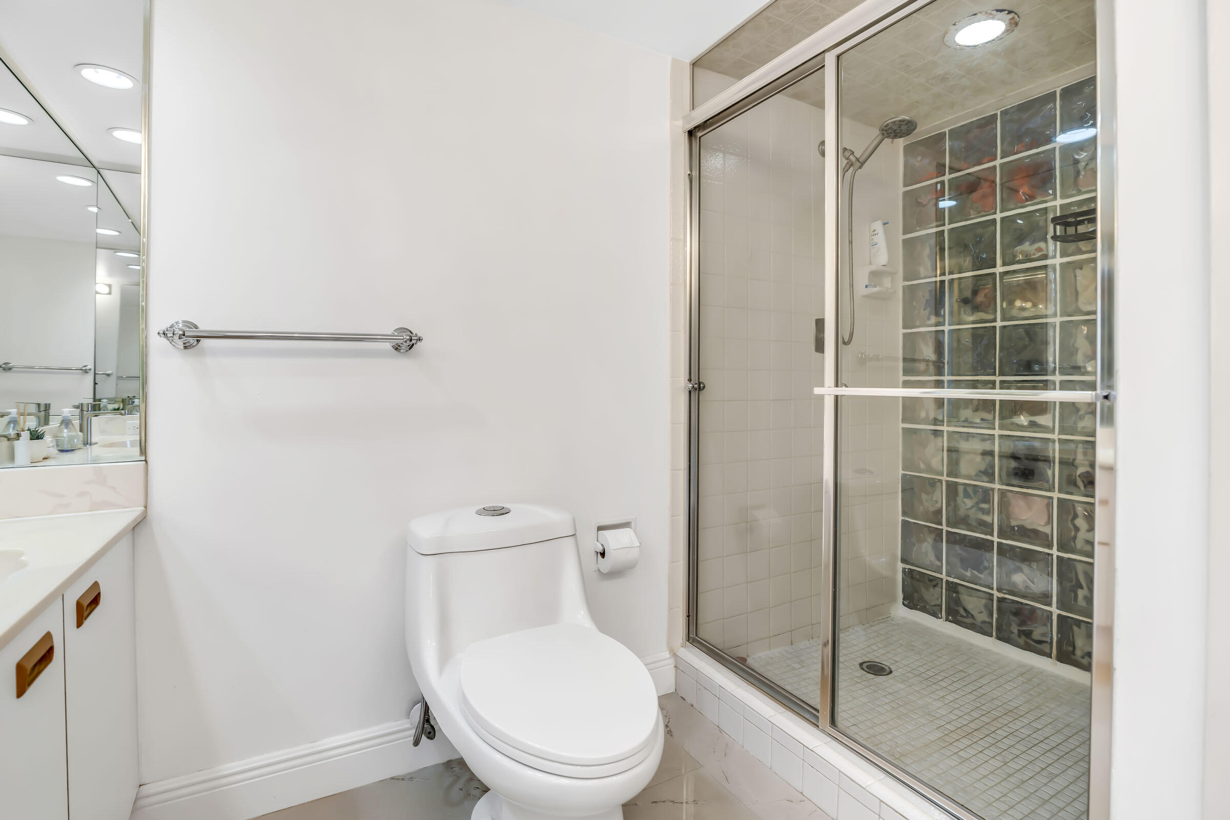 22 Royal Palm Way, Unit 606 Boca Raton, FL 33432 - Photo 28 of 48 016