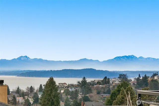 $899,000 | 4855 42nd Avenue Southwest, Unit B, Seattle, WA 98116