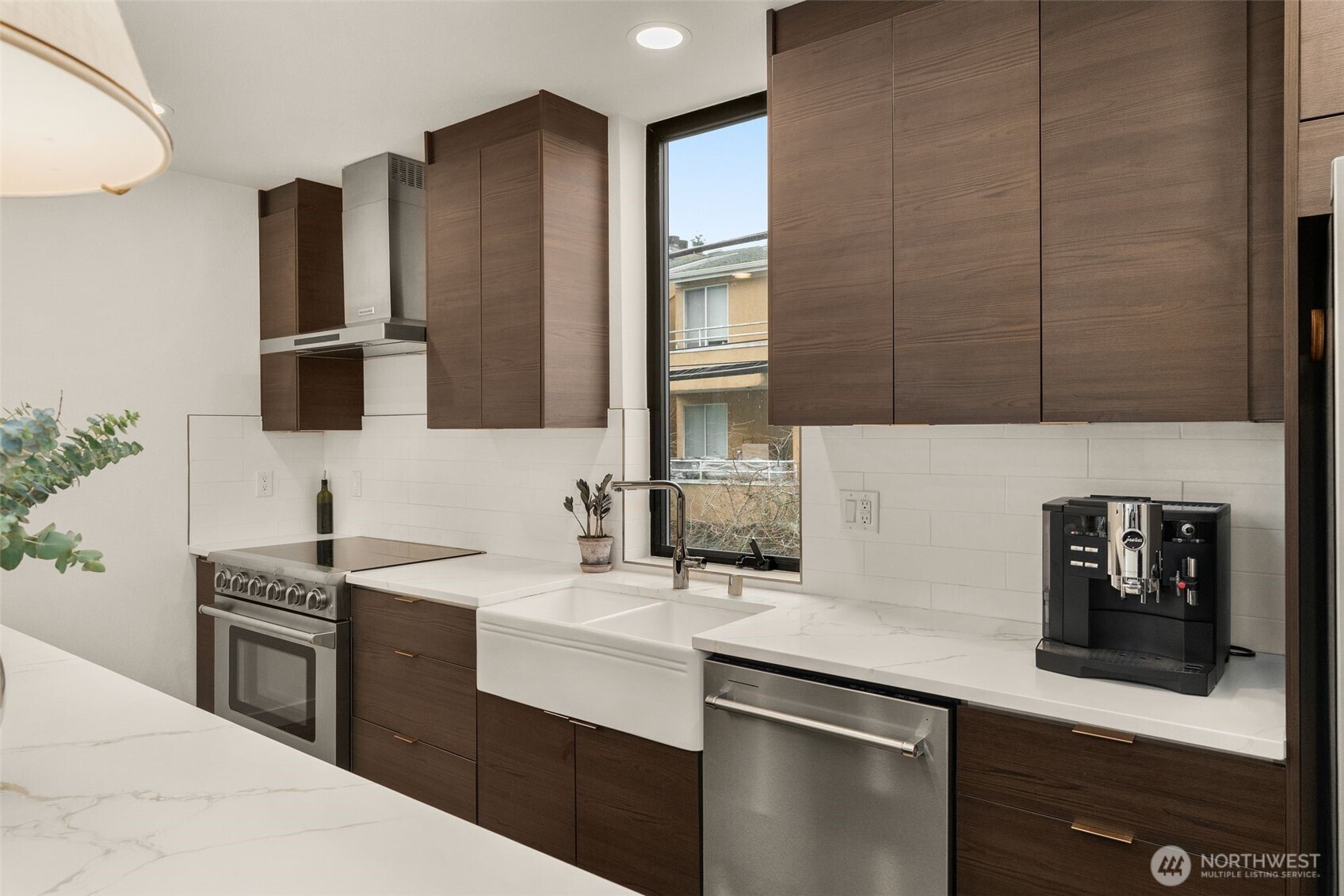 4855 42nd Avenue Southwest, Unit B Seattle, WA 98116 - Photo 11 of 29