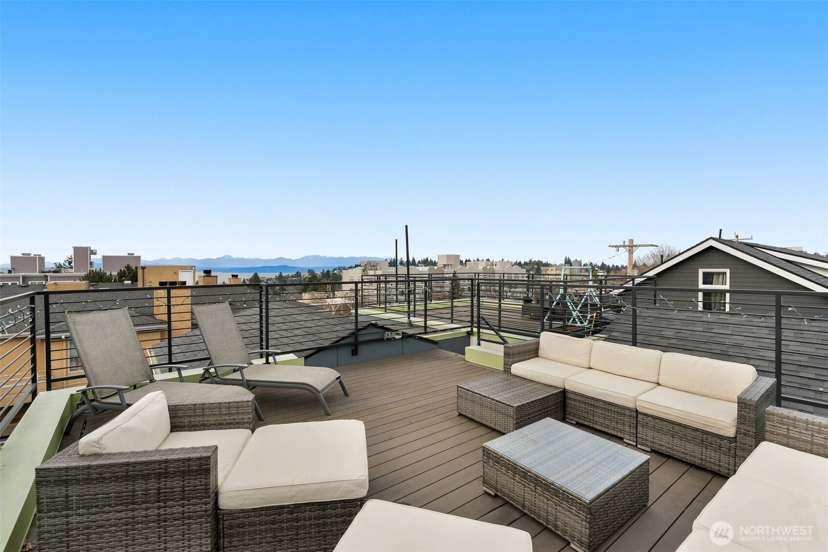 4855 42nd Avenue Southwest, Unit B Seattle, WA 98116 - Photo 2 of 29