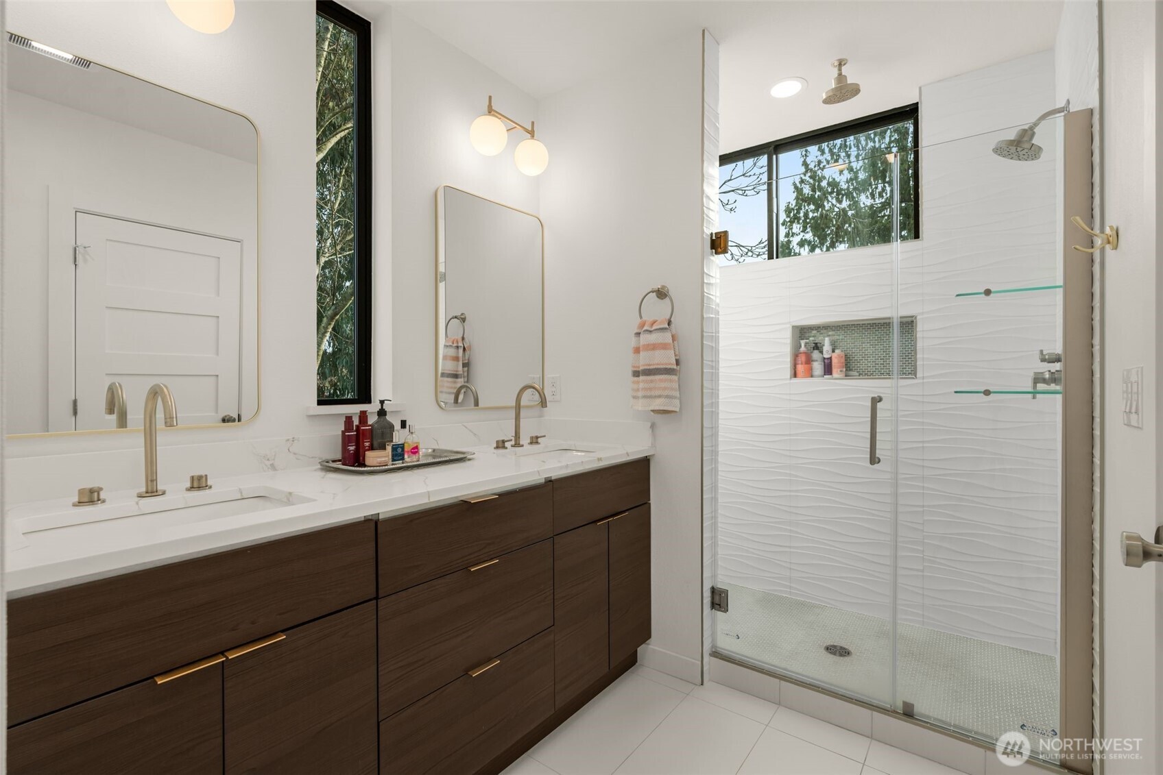 4855 42nd Avenue Southwest, Unit B Seattle, WA 98116 - Photo 23 of 29