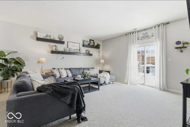 $329,000 | 401 Haywood Drive, Greenfield, IN 46140