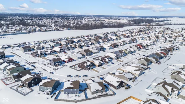 $329,000 | 401 Haywood Drive, Greenfield, IN 46140