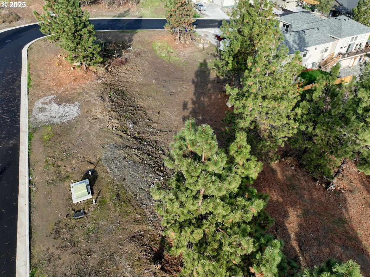 West 15th Street, Unit 36 The Dalles, OR 97058 - Photo 6 of 23 a view of a garden with a pathway