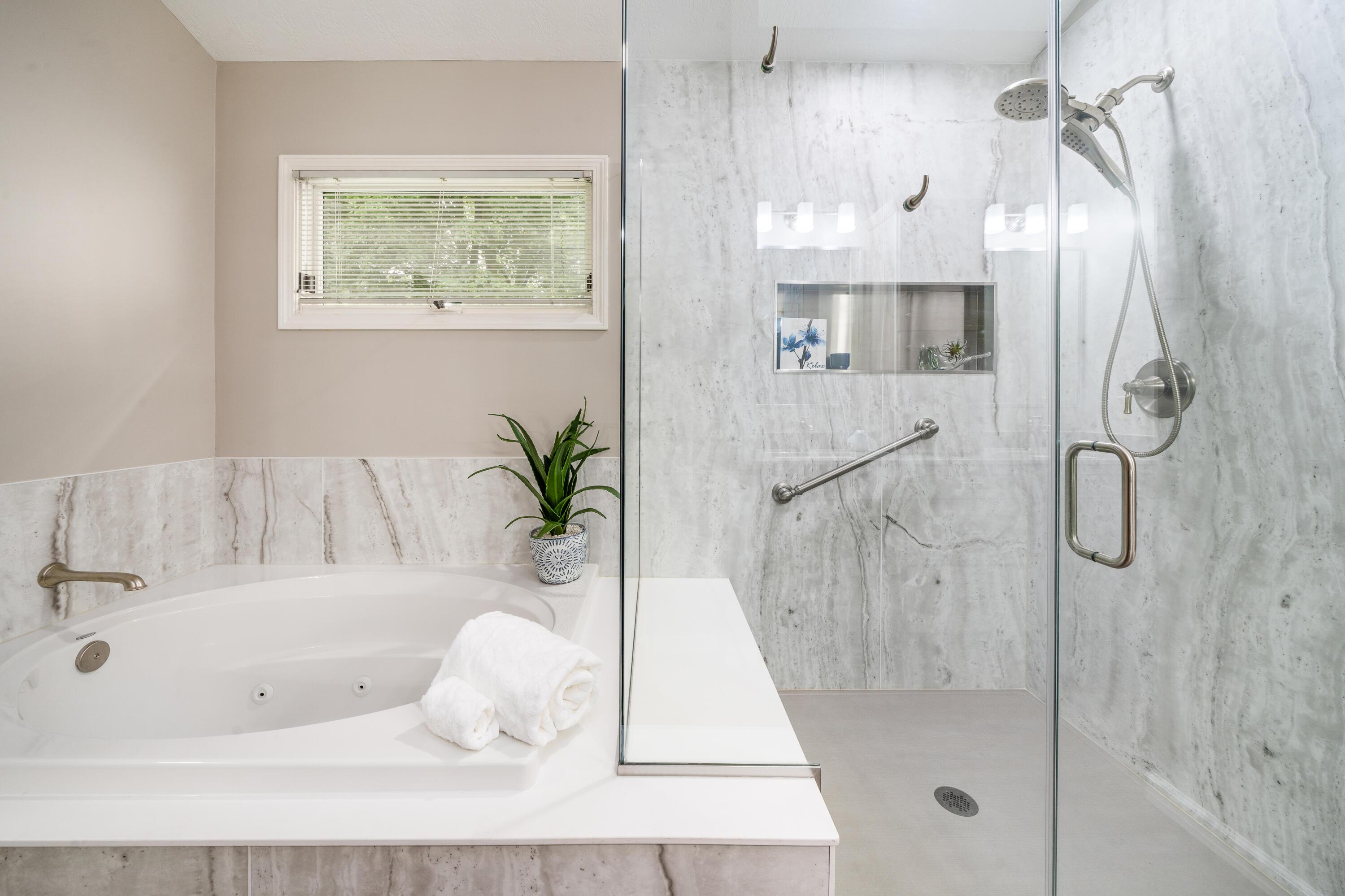 1019 Riva Ridge Boulevard Columbus, OH 43230 - Photo 22 of 38 New jacuzzi bath and shower