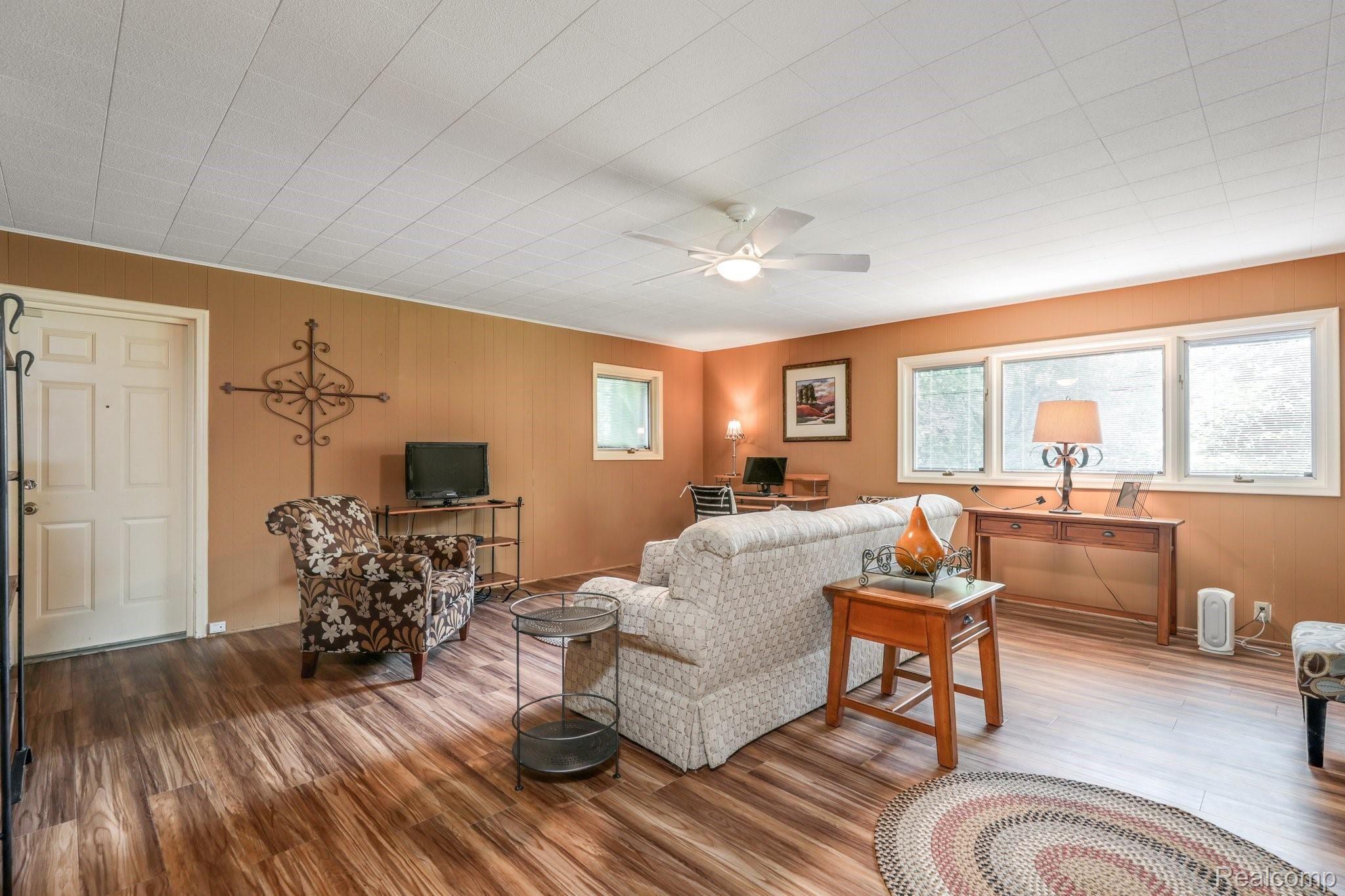 1739 Seever Circle Rochester, MI 48309 - Photo 19 of 34 30-web-or-mls-1739 Seever Circle Rochester Hills0030.jpg