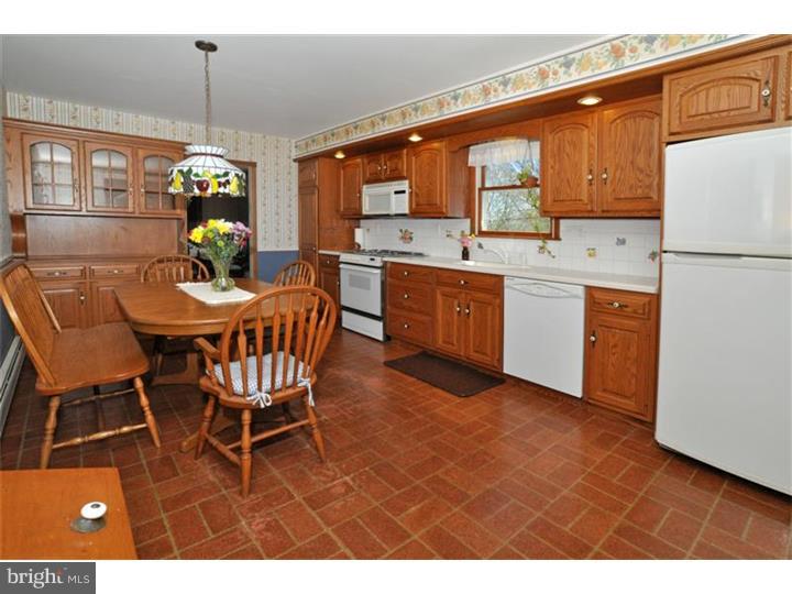 535 Lowell Road Warminster, PA 18974 - Photo 10 of 25 Kitchen