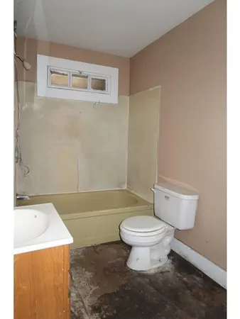 $74,900 | 289 Main Street, Canaan, ME 04924