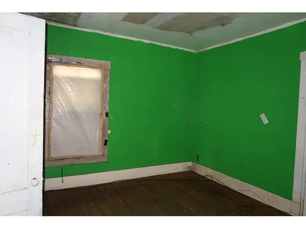 $74,900 | 289 Main Street, Canaan, ME 04924