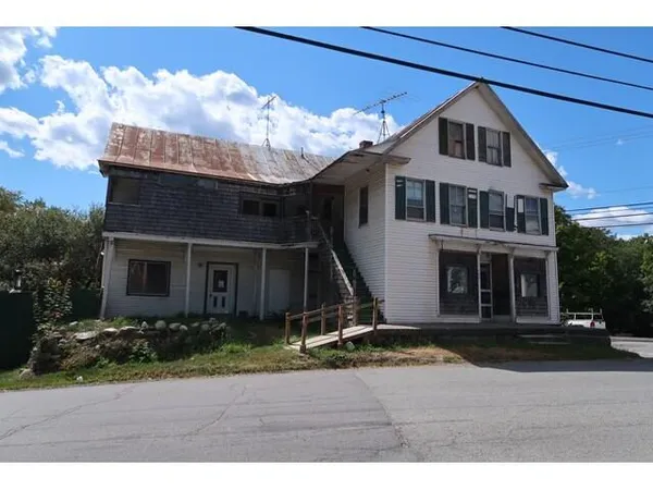 $69,900 | 289 Main Street, Canaan, ME 04924